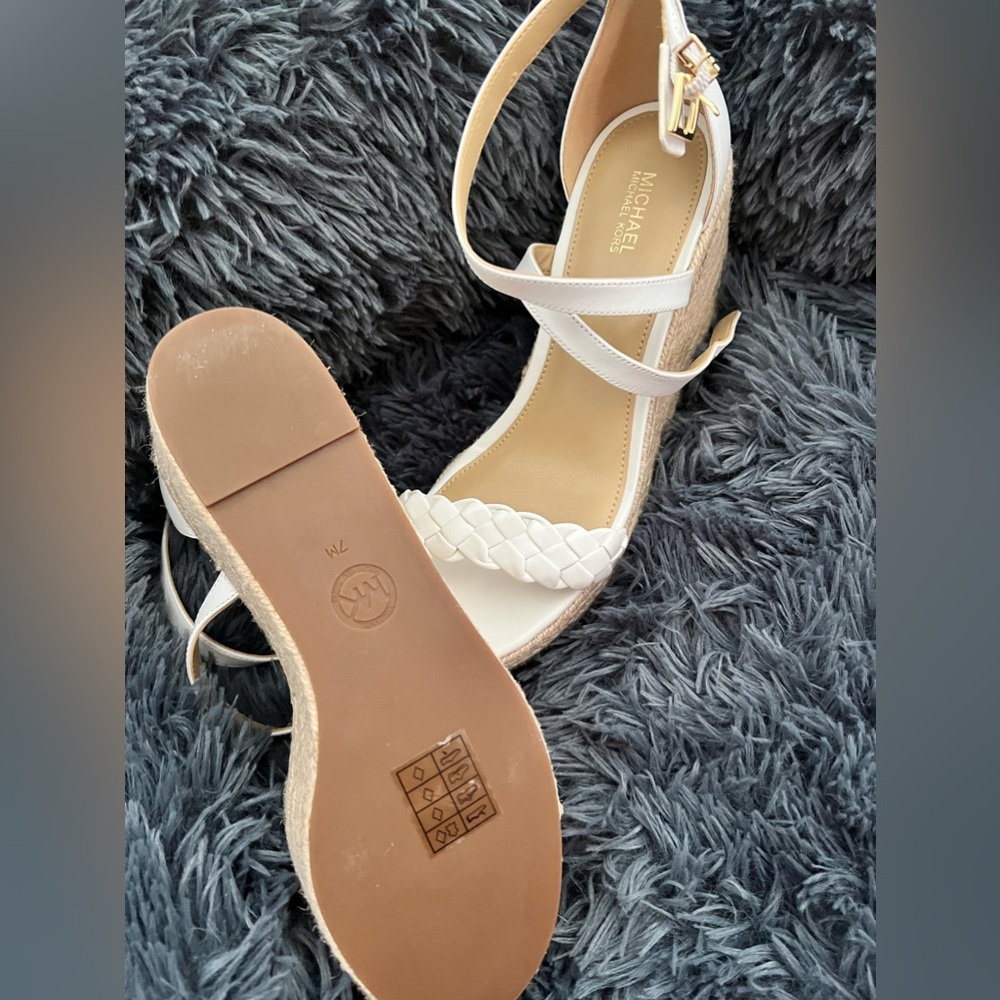 Michael Kors Women’s wedge shoe. Size 7